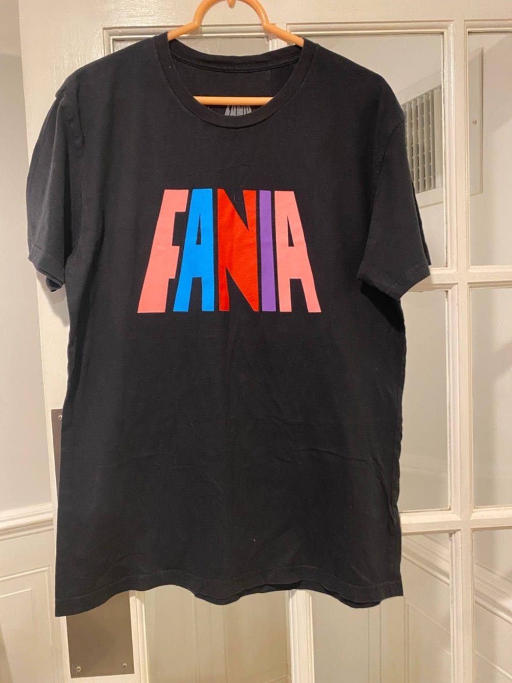 Fania size Large T-shirt good condition